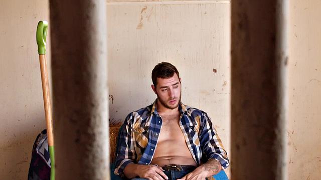 Ripped stud jerking while barebacked by bearded farmer