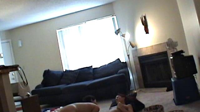 девушка вместо шоппинга устраивает лесбийский переполох под скрытой камерой