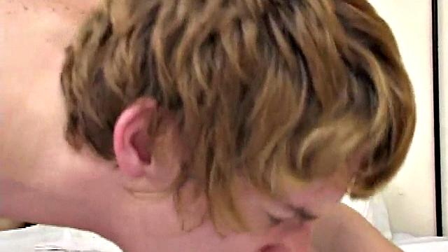 Amateur gives blowjob to his BF