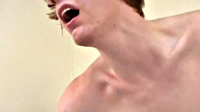 Amateur gives blowjob to his BF