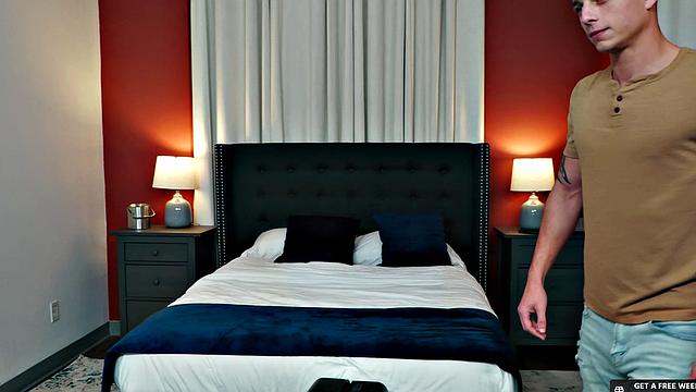 два мачо встречаются - и оба не прочь поменяться местами