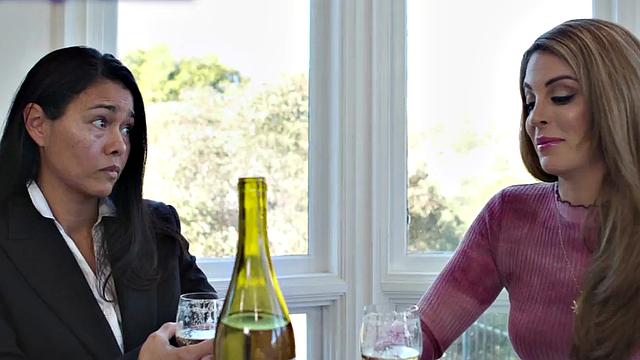 Bigbooty wife fucked in missionary by white dick