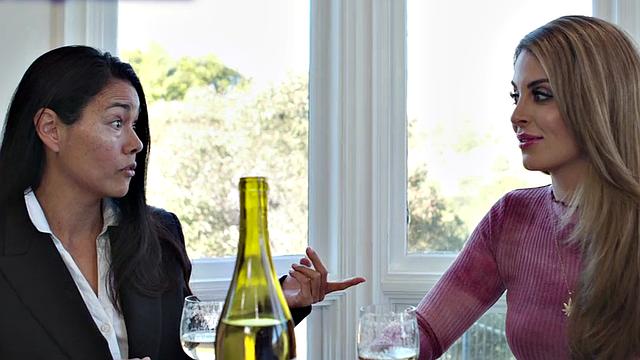 Bigbooty wife fucked in missionary by white dick