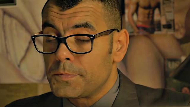 Black lez secretary pussyfingered at work by white babe