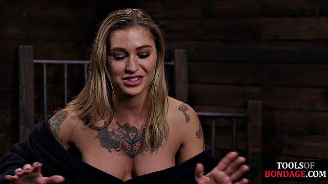 Big ass tattooed babe pussytoyed hard