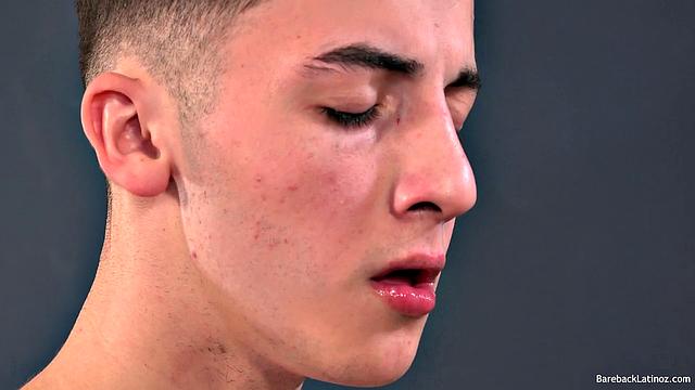 Смотри, как Гленн, Матео и Бруно устраивают жаркую гей-оргии с игрушками и большими членами.