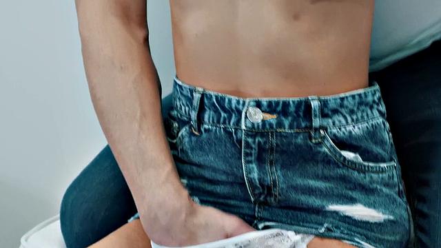 Blackhair eurobabe banged after orally pleased and blowjob