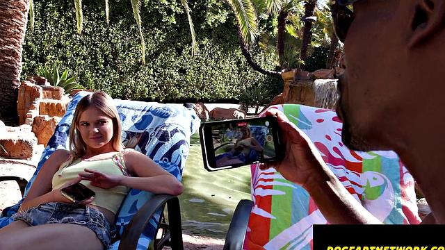 коко ловелок теряет голову под натиском незнакомца с bbc