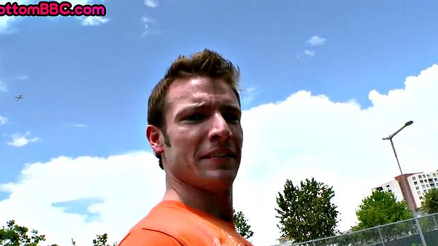 Bottom Nubian assfucked outdoor in public place