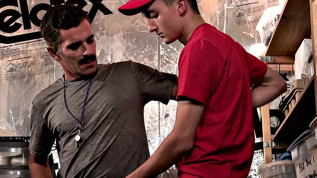 Daddy barebacked by slim twink in stockroom after BJ