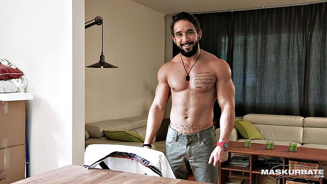 Potential Waiter Shows Off His BIG Asset - Zack Lemec - Maskurbate