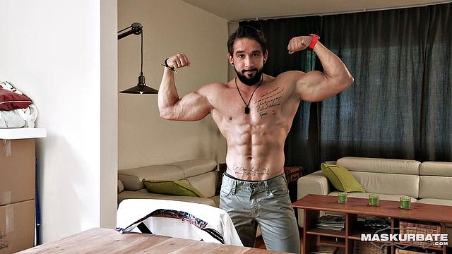 Potential Waiter Shows Off His BIG Asset - Zack Lemec - Maskurbate