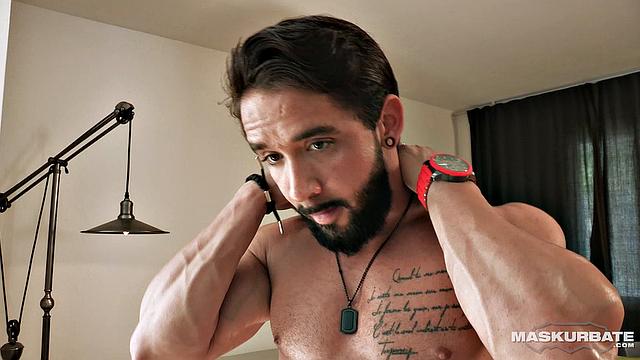 Potential Waiter Shows Off His BIG Asset - Zack Lemec - Maskurbate