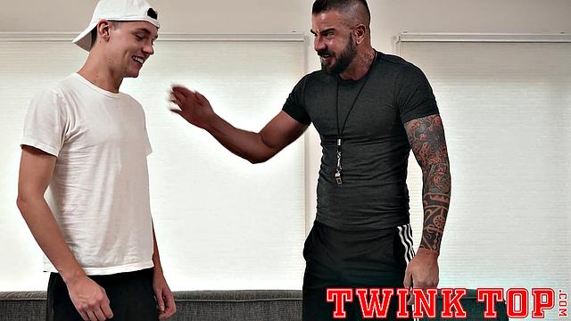 JACK BAILEY Chapter 2 - Pumped