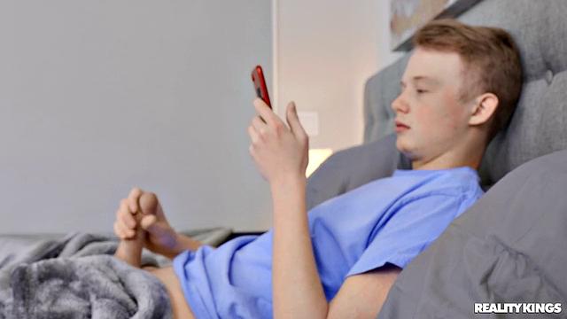 Hot Roommate Fucks Older Guys