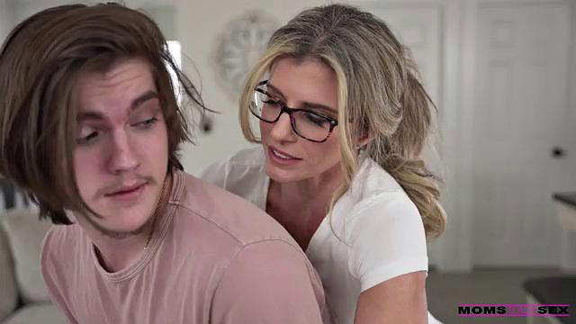 Stepmom Helps Sharpen My Game - S19:E9