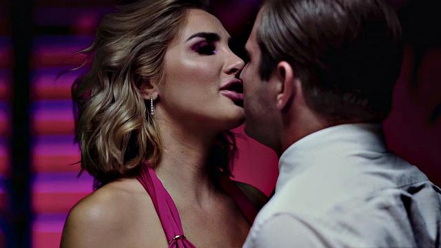 Blonde Babe Seduces, Gets Fucked, Squirts N Shake