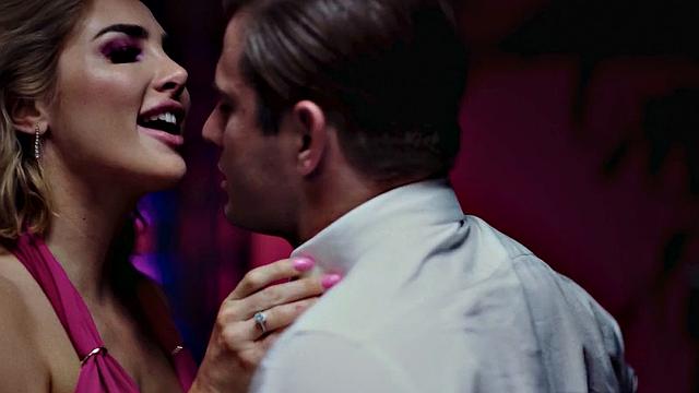 Blonde Babe Seduces, Gets Fucked, Squirts N Shake