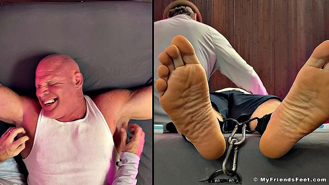 Dev Tickled Pink - в главной роли Dev