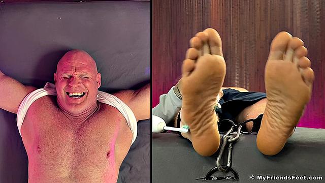 Dev Tickled Pink - в главной роли Dev