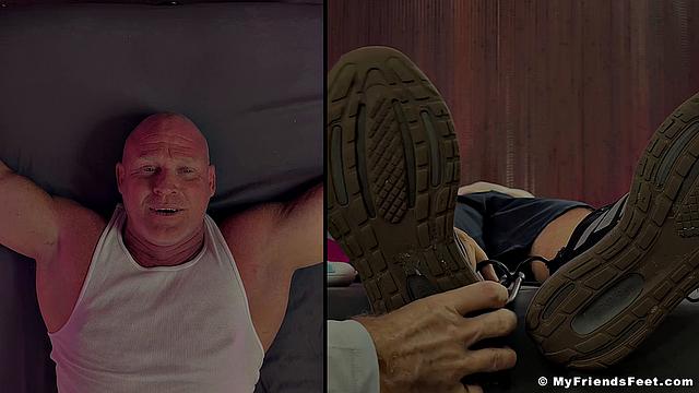 Dev Tickled Pink - в главной роли Dev