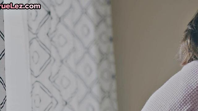 Stunning Ebony Lesbian Straponned