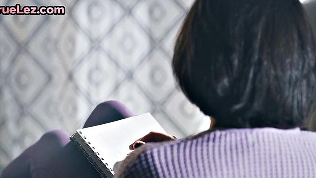 Stunning Ebony Lesbian Straponned