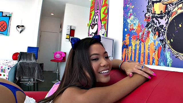 Stretching Vina's Backside