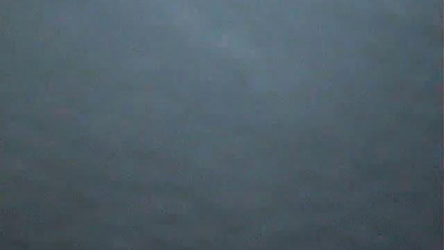 страстная подруга дрочит себе пальцами и сосёт огромный член в машине