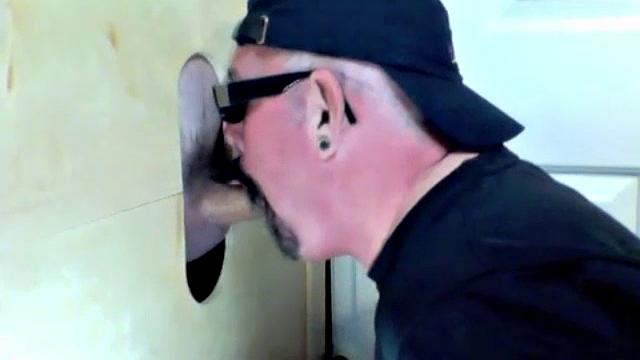 Минет через дырку славы с любопытным женатым