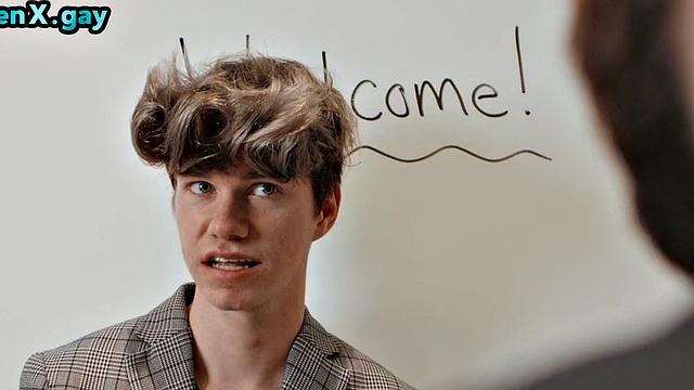 Вечеринка удалась: твинг сперва застукал, потом отжарил без гондона