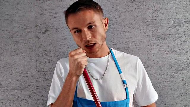 Nympho ebony MILF sharing cock with slut in 3some