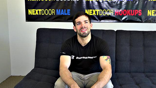 Amateur hairy guy with tattoos jerks on casting