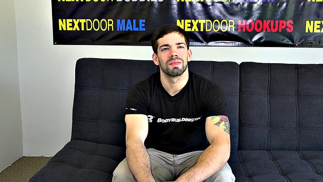 Amateur hairy guy with tattoos jerks on casting