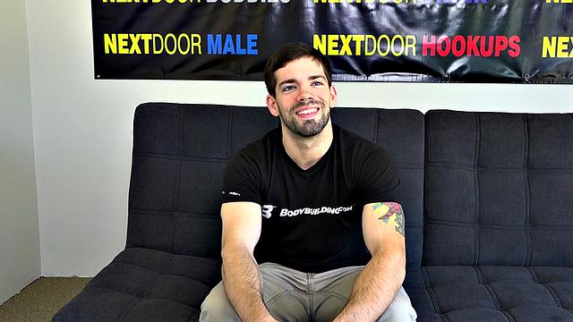 Amateur hairy guy with tattoos jerks on casting