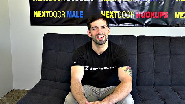 Amateur hairy guy with tattoos jerks on casting