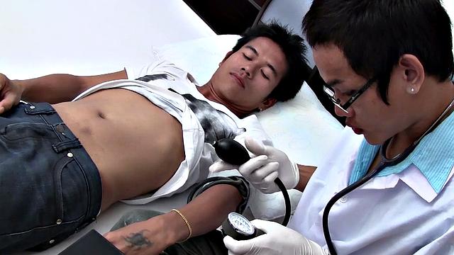 Asian twink asspounded by doctor in tight asshole