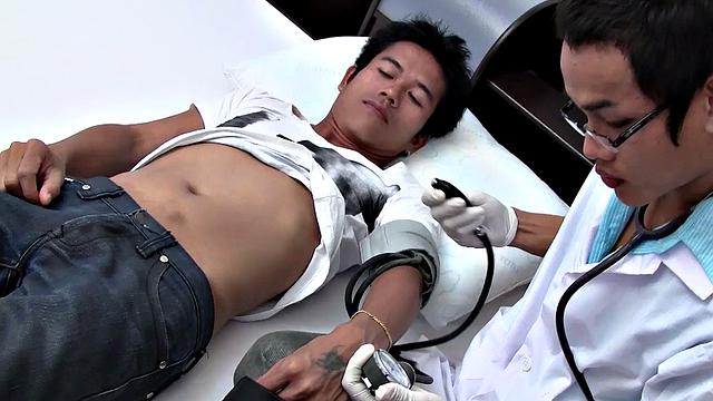 Asian twink asspounded by doctor in tight asshole