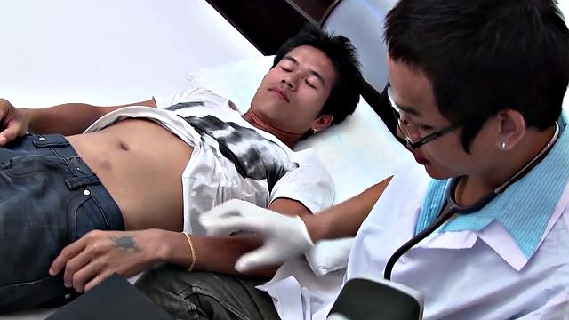Asian twink asspounded by doctor in tight asshole