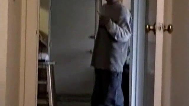 Кори решил не ждать и устроил себе весёлый вечер подручными средствами