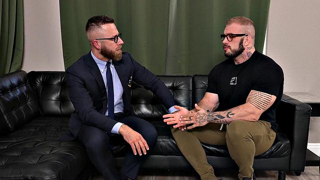 Muscled hunk mesmerized for anal by therapist