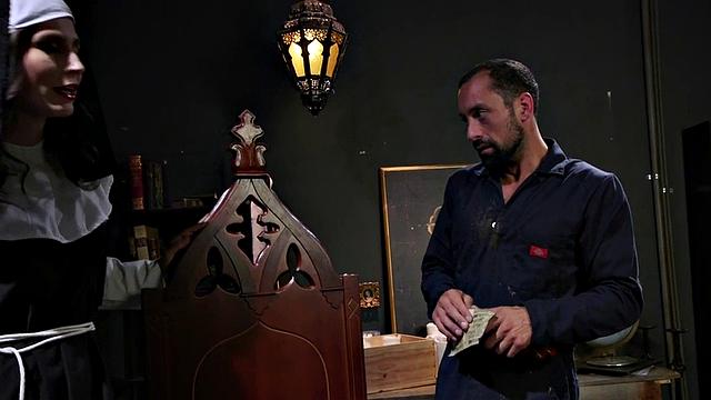 BDSM transgender seduces male in bondage and fucks his throat