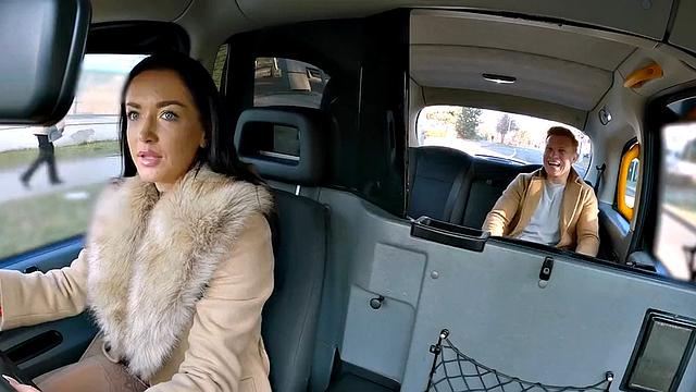 Pussylicked taxi babe in stockings by client