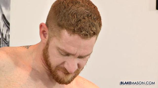 Well-Endowed Bottom Shines in Scene with Leander & Maxence Angel