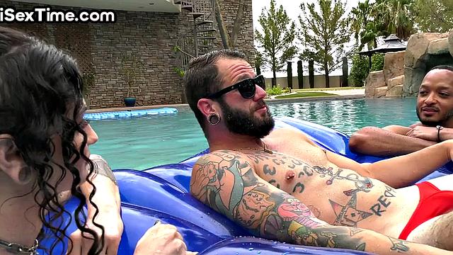 Bisexual partners fuck 21yo outdoor slut in threesome