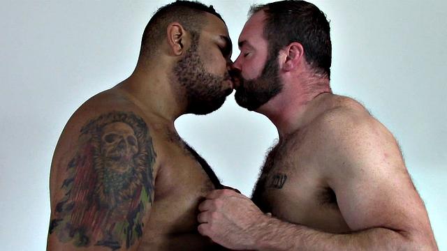 Роберт МакМоррис - волосатый зверь с толстой палкой трахает по-животному