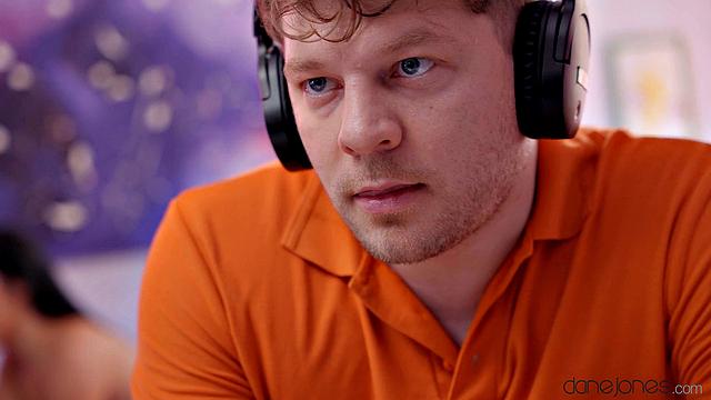 Gamer bangs big tits Italian GF