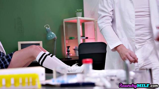 Babe fucked by her doctor