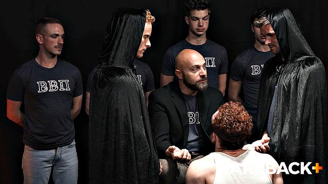 Плюсы вступления в братство: Pledge Walker, том 1