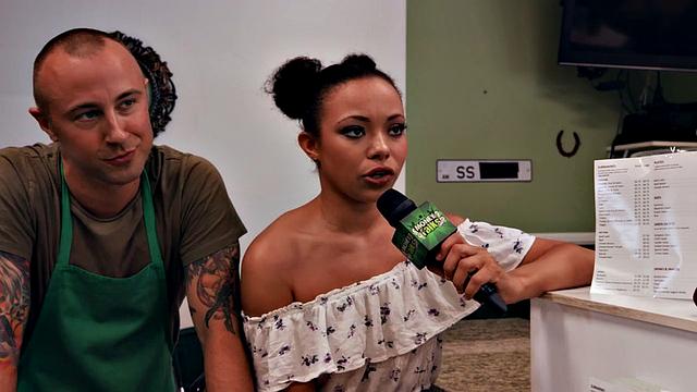 София Леоне и Чад Алва устраивают жёсткую групповуху - минет, куни и глубокая ебля подряд.